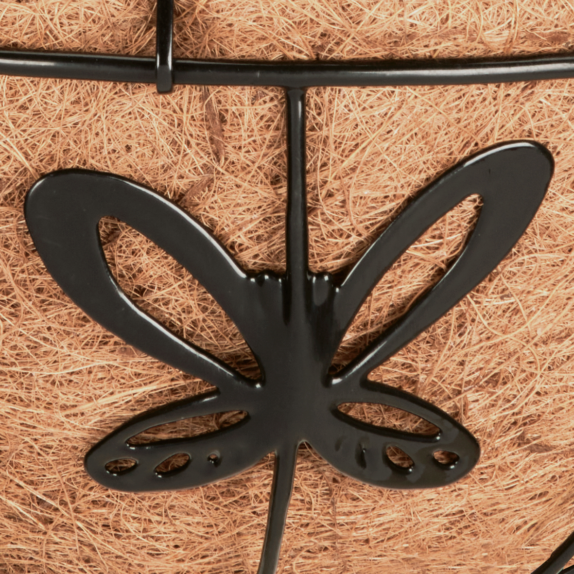 Cesto colgante ornamental de hierro forjado + forro de coco Ø 30 cm. + cadenas - Modelo Mariposa | B6010