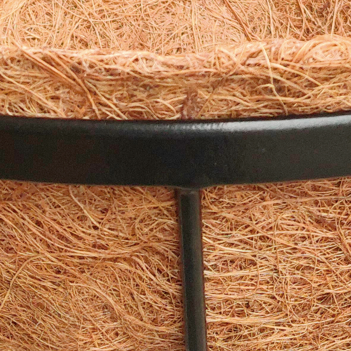 Cesto colgante ornamental de hierro forjado + forro de coco Ø 30 cm. + cadenas - Modelo Liso (sin decoración) | B6030