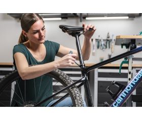 Atornillador manual en T con portapuntas