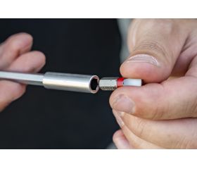 Atornillador manual en T con portapuntas