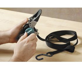 Cincha con carraca con gancho y mecanismo de rebobinado