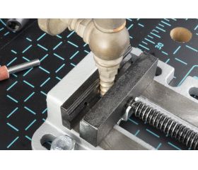 Tornillo de banco para máquinas