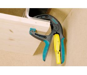 Pinza con resorte y con gancho FZH