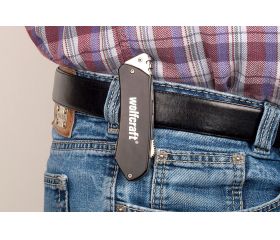 Navaja para ocio con hoja trapezoidal retráctil