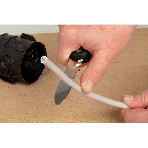 Cuchillo para cables con mango de plástico