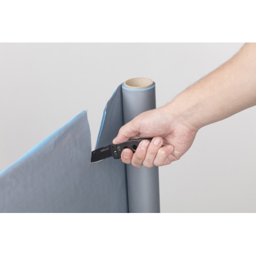Navaja para ocio con cuchilla dentada plegable