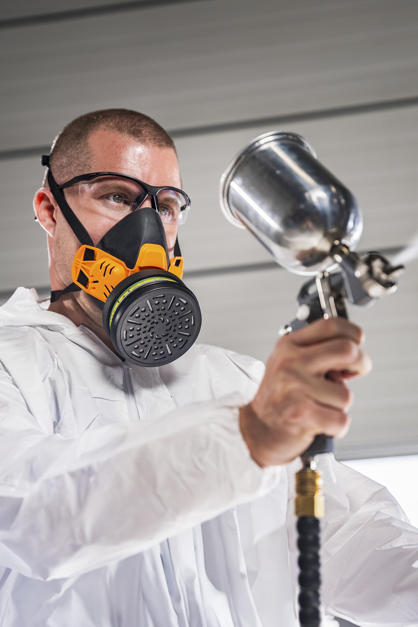 Mascarilla de protección respiratoria con filtro sustituible A1