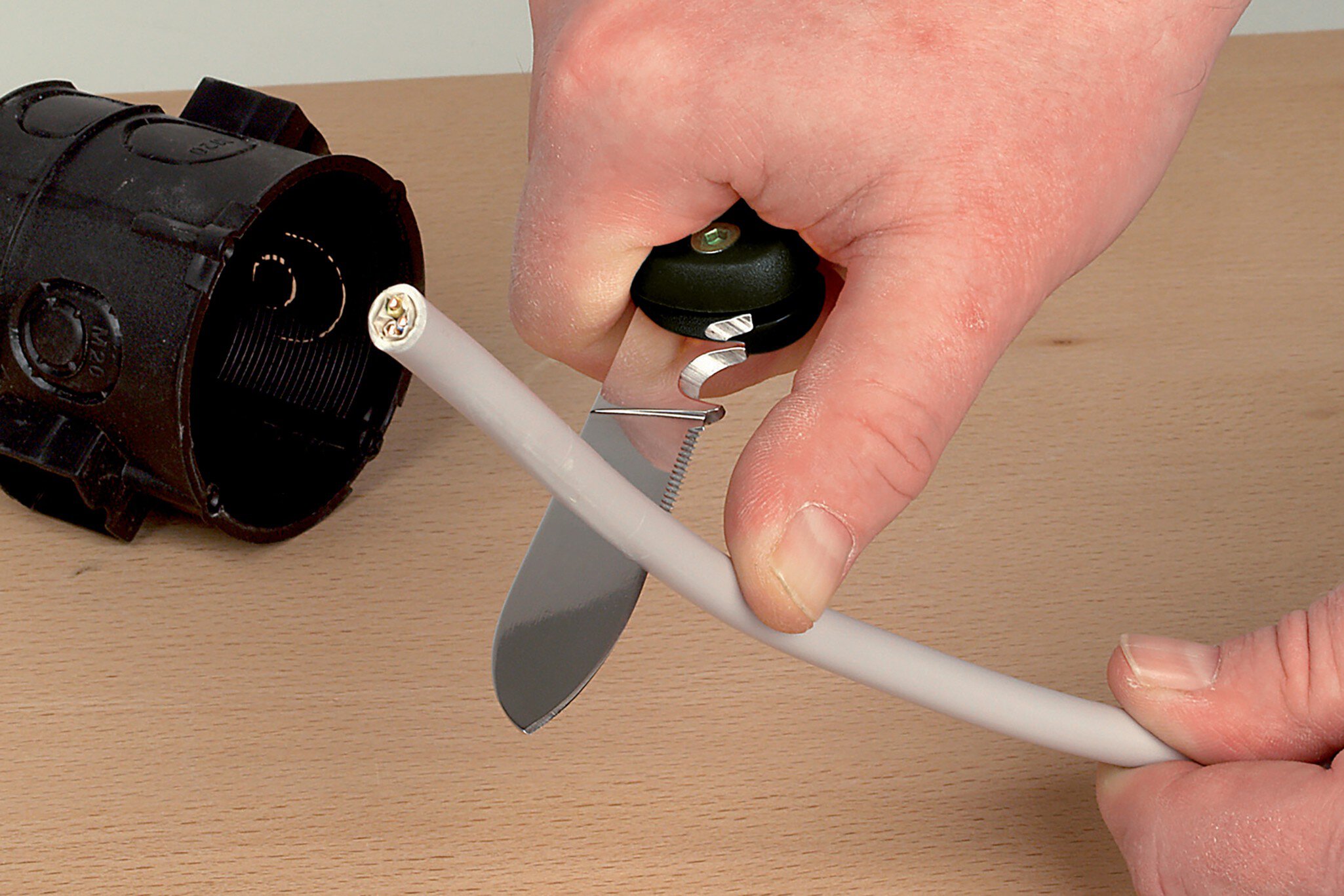 1 cuchillo para cables, mango de plástico, 85 mm