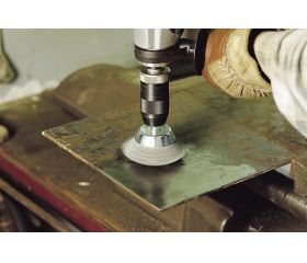 Cepillo de copa de alambre de acero