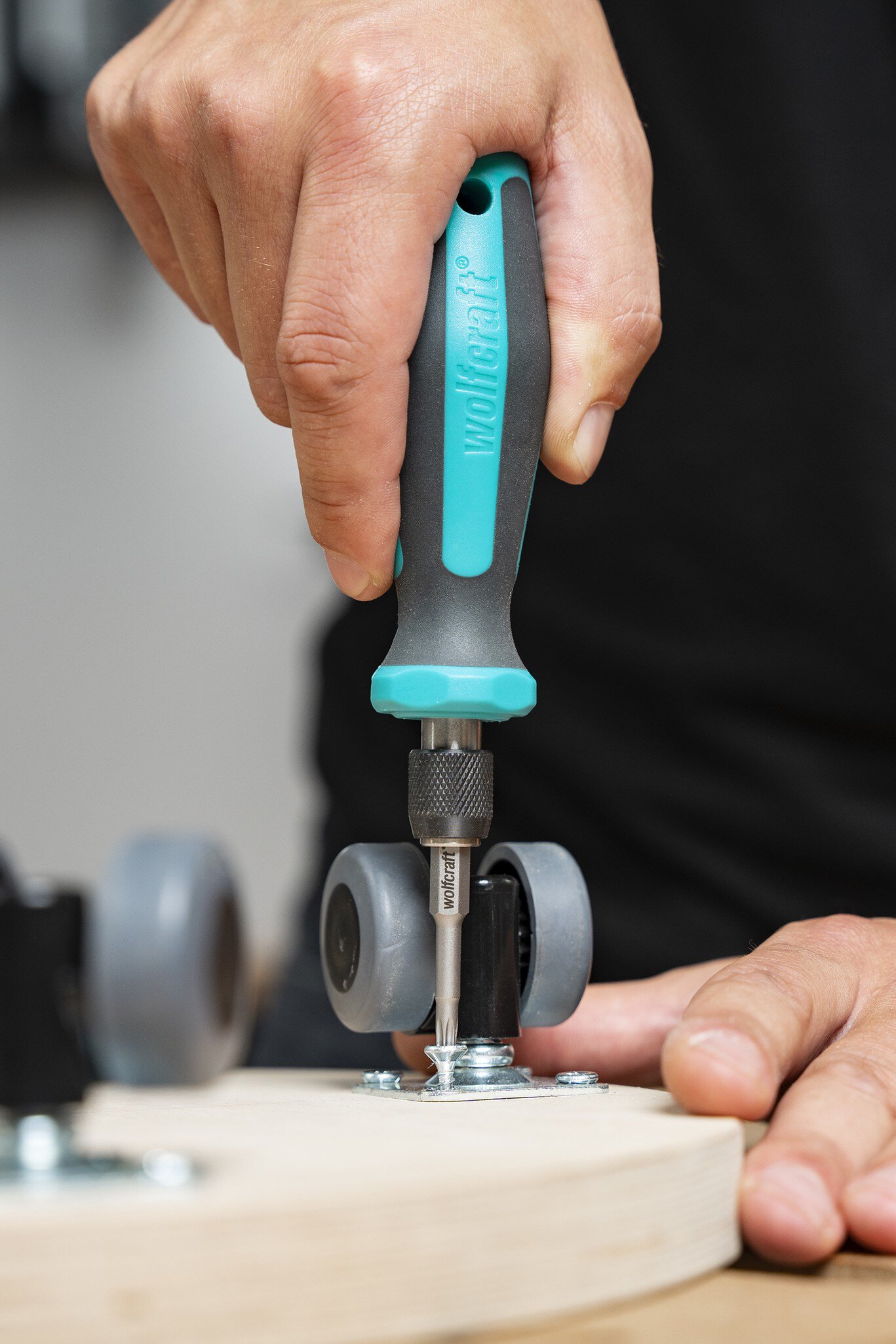 1 atornillador manual con portapuntas 138 mm