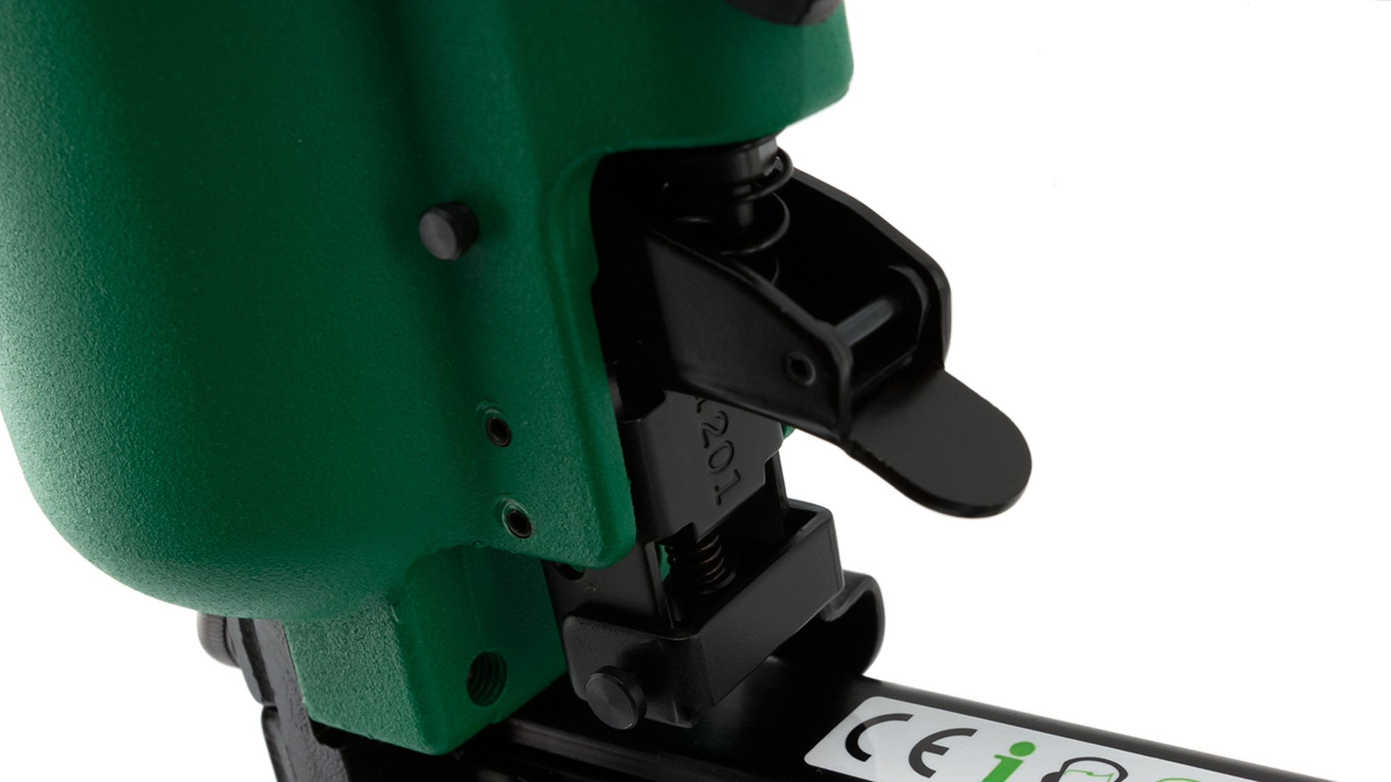 Clavadora neumática sskB12