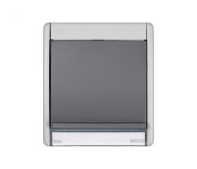 Base de enchufe schuko monobloc 10-16A 250V~ con t.t. lateral con emb. a tornillo para superficie gris Simon Aqua