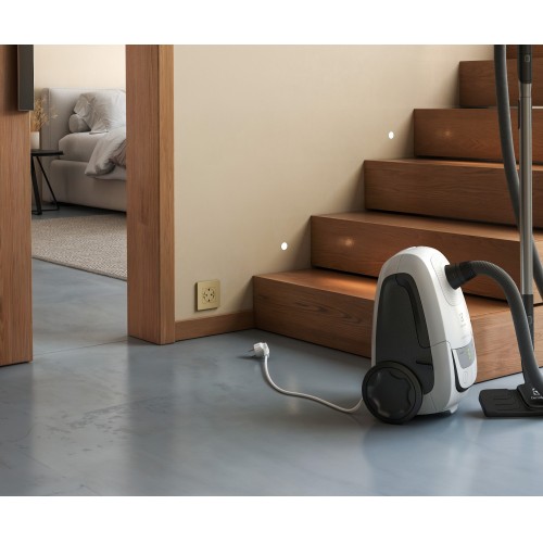 Base de enchufe schuko clean modular 16A 250 V~ con sistema de embornamiento a tornillo negro mate Simon 270