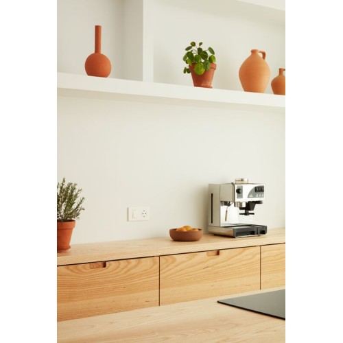 Kit 2 elementos Conmutador pulsante + Clean Schuko Blanco