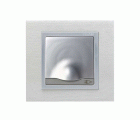 Tapa abatible con dispositivo de seguridad para la base de enchufe schuko aluminio Simon 82