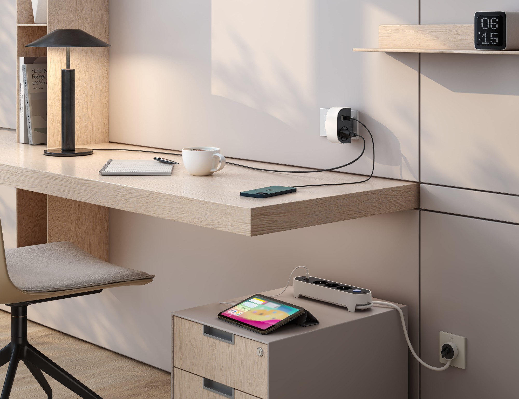 ADAPTADOR GIRATORIO 180 GRADOS PLUG III 1 TOMA + USB A + USB C 30W