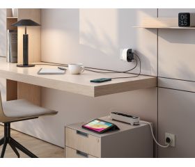 ADAPTADOR GIRATORIO 180 GRADOS PLUG III 1 TOMA + USB A + USB C 30W