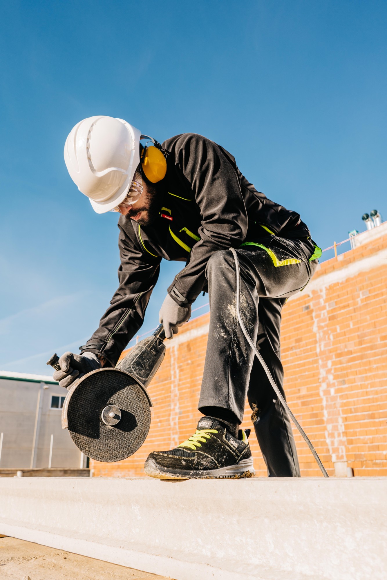 707004.ZAPATO S1P SRC LIBRE DE METAL NEGRO/ AMARILLO FLUOR 36