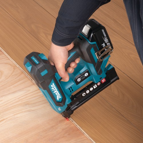 DST630Z Grapadora LXT®