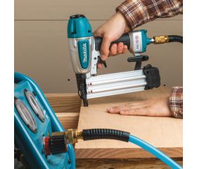 AF506 Clavadora neumática