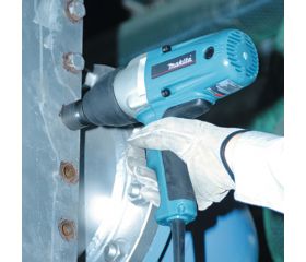 TW0200 Llave de impacto