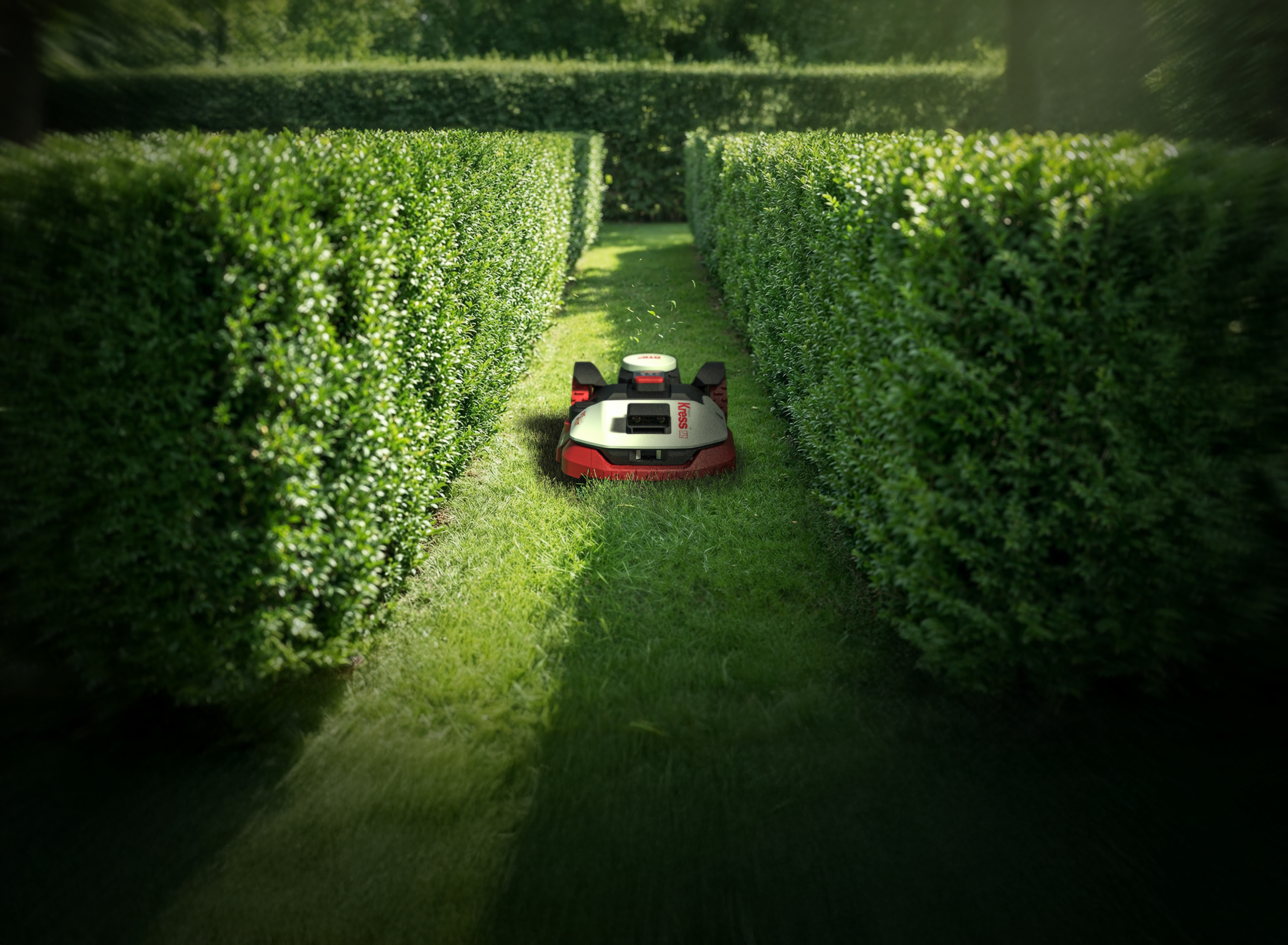 Kress EyePilot® RTKⁿ 700 m² AI robotic lawn mower with Mono VSLAM camera, ZeroTrim