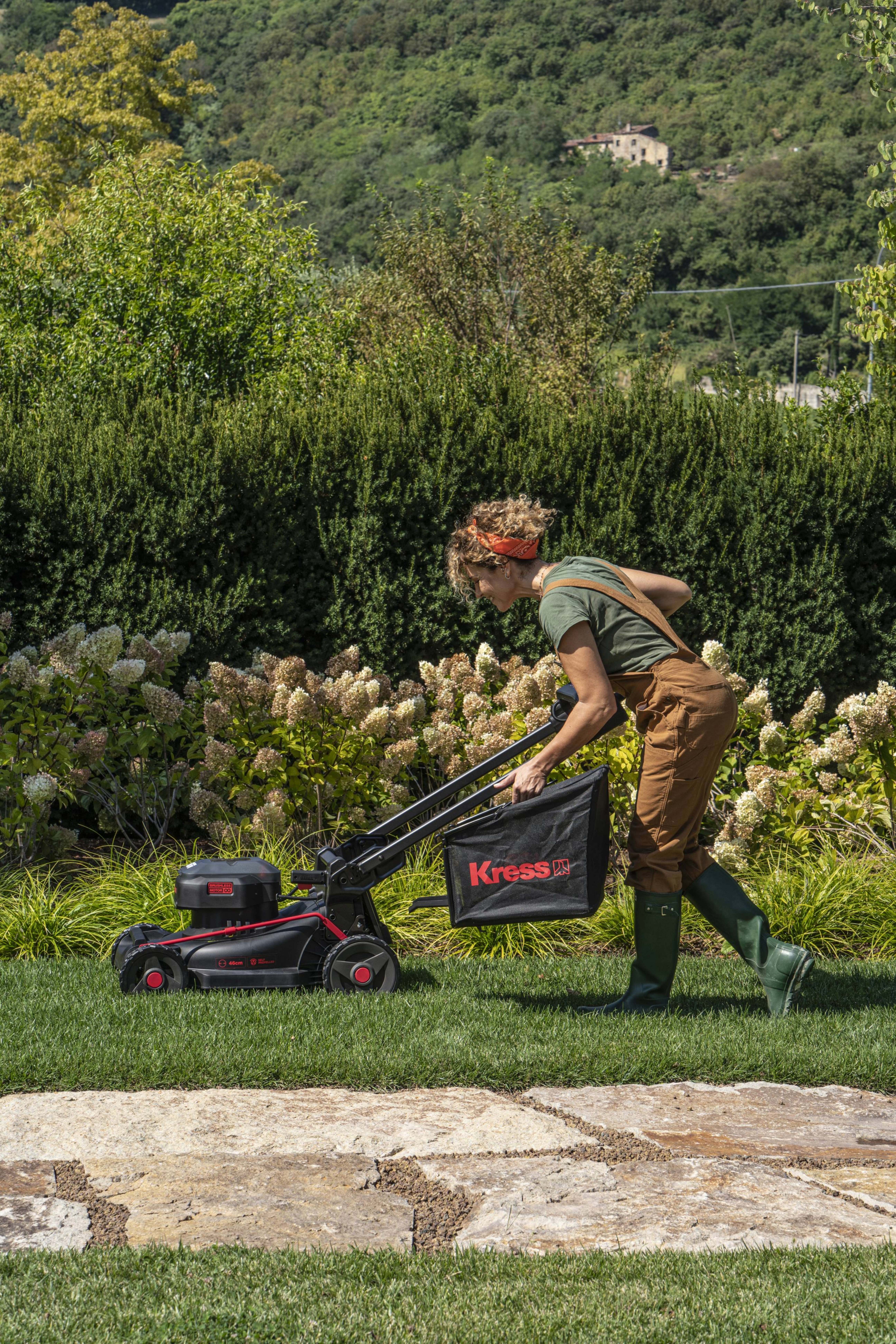 Cortacésped autopropulsado 46 cm (Sin batería, ni cargador)