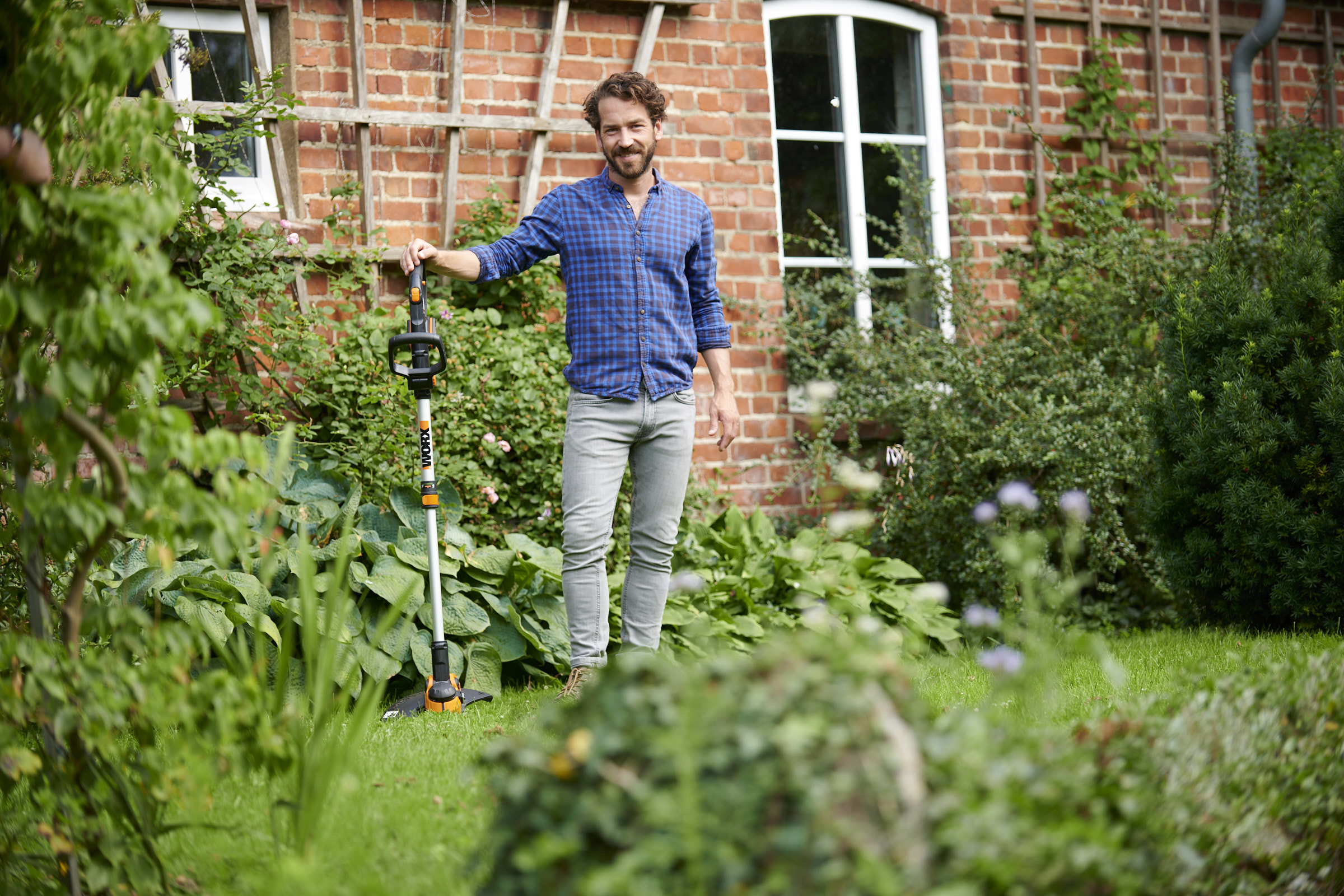 2 en 1: Cortabordes y Perfiladora 30 cm 20V (S/bat)