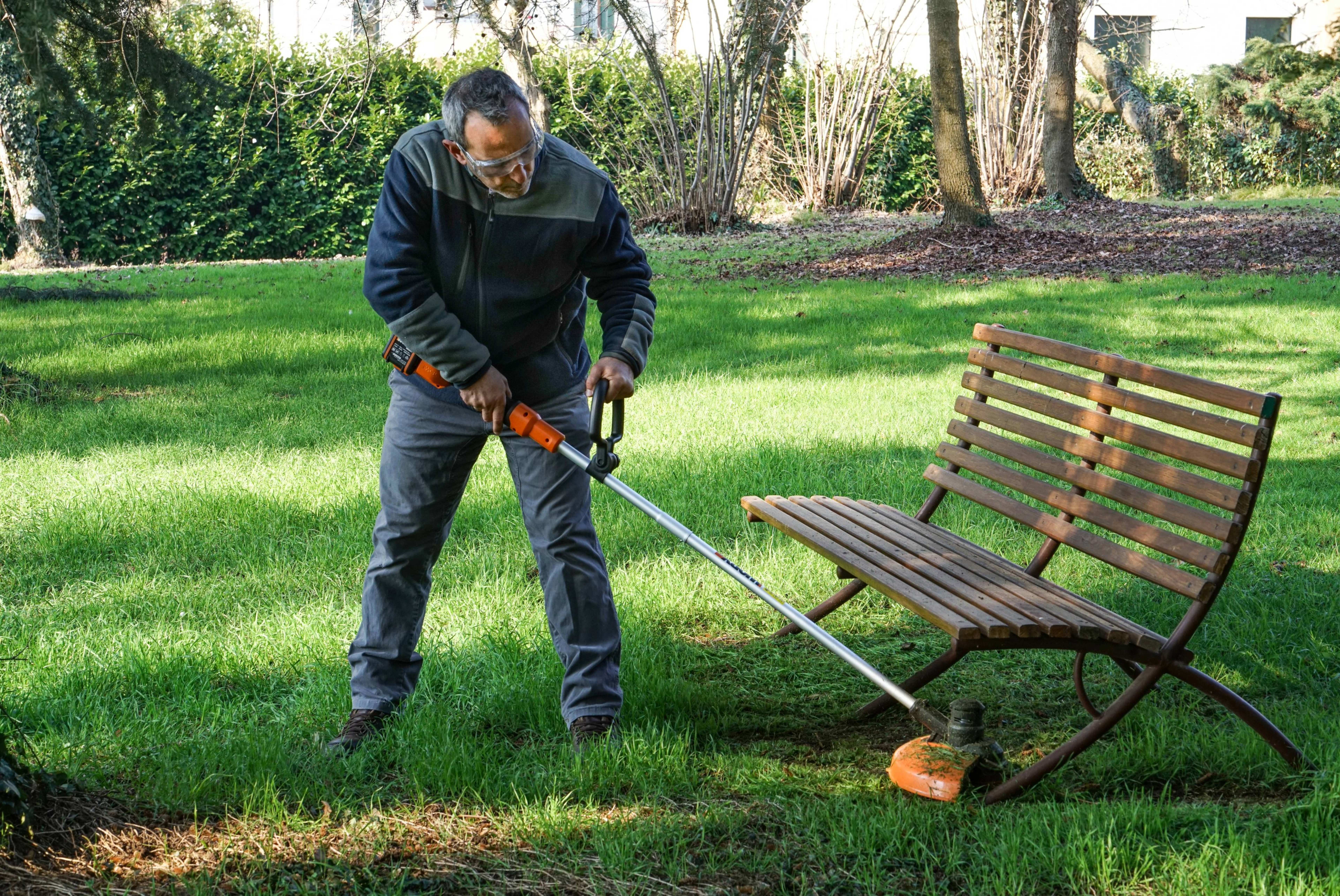 Cortabordes 33 cm 40V (2*20V) (S/bat)