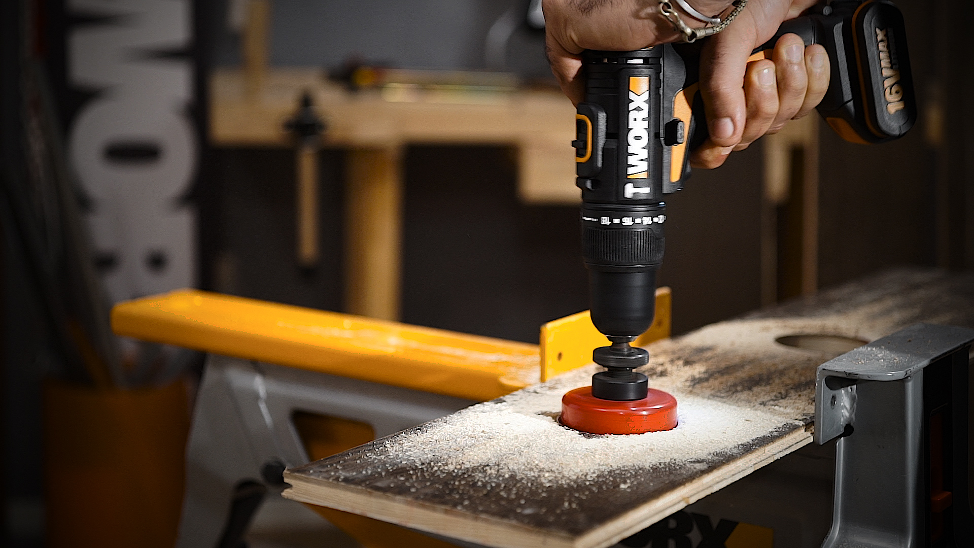 Worx WX385.1 - Taladro percutor 16V 2.0Ah (2 bat)