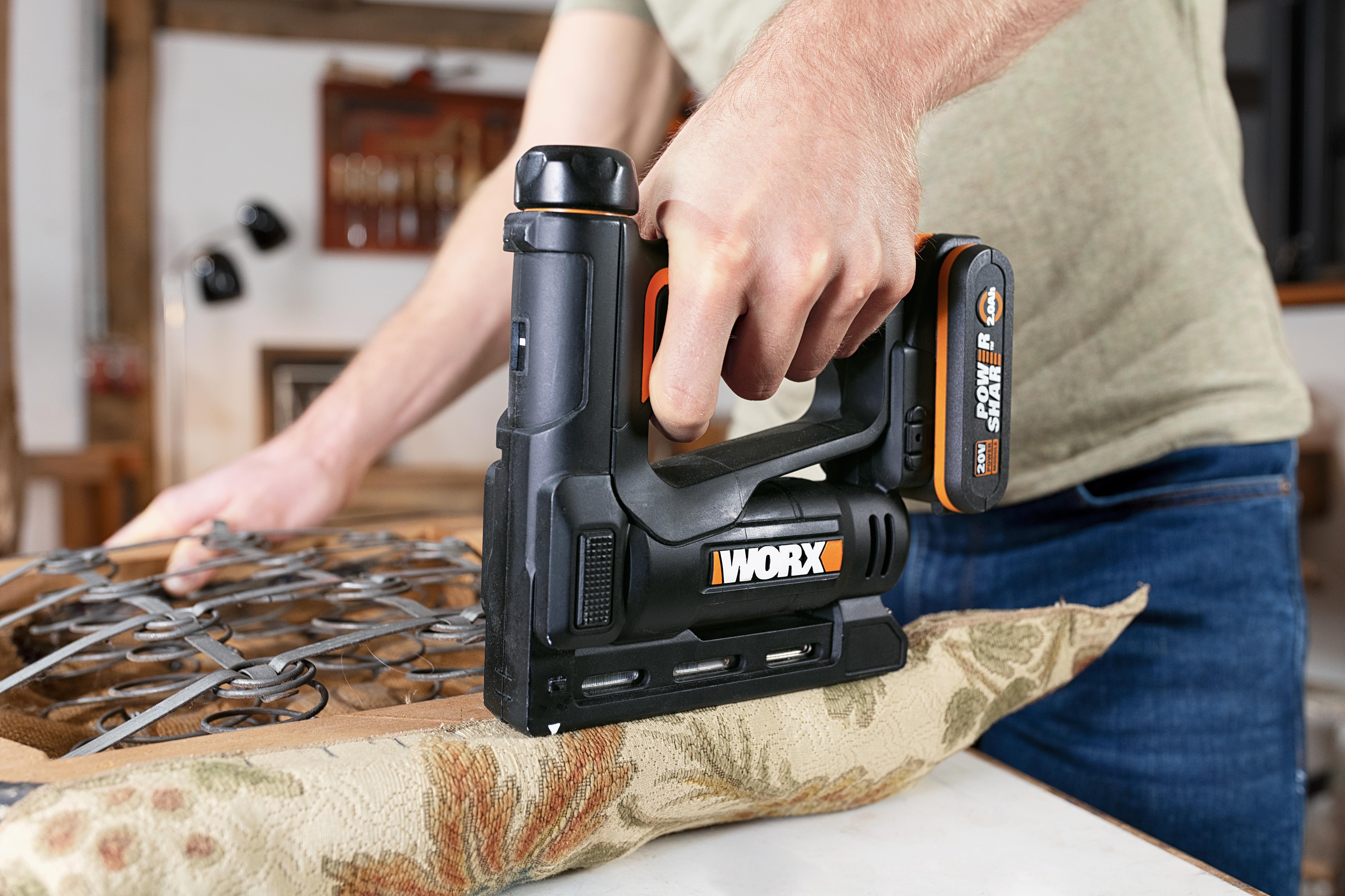 Worx WX843.9 - Mini Grapadora Clavadora 20V (S/bat)