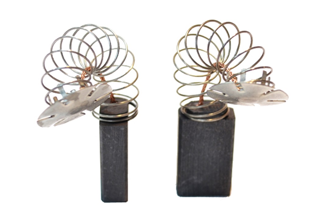 JGOS.ESCOBILLAS PVC AEG