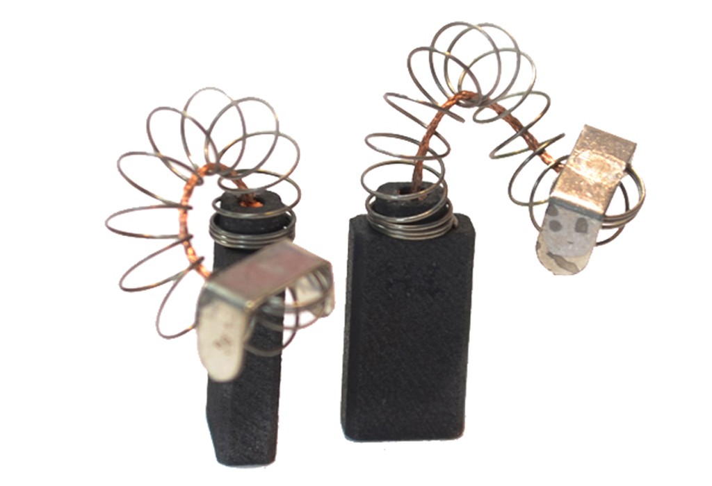 JGOS.ESCOBILLAS PVC AEG