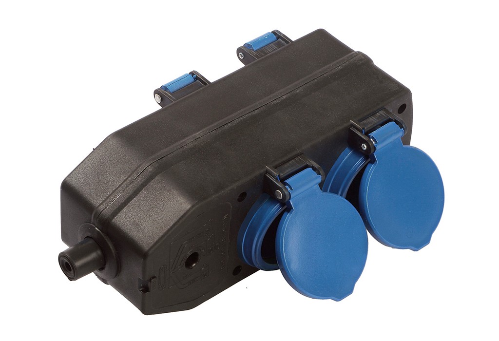 CLAVIJA BASE CUADRUPLE PLAS IP44