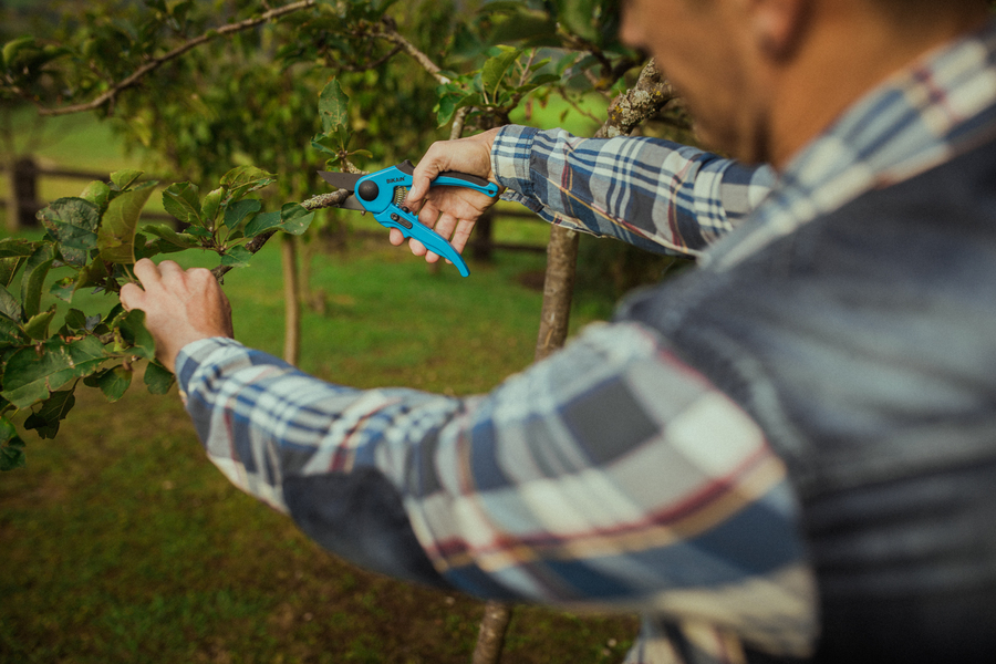 Tijera de poda mangos de fibra ergonómicos. 43R