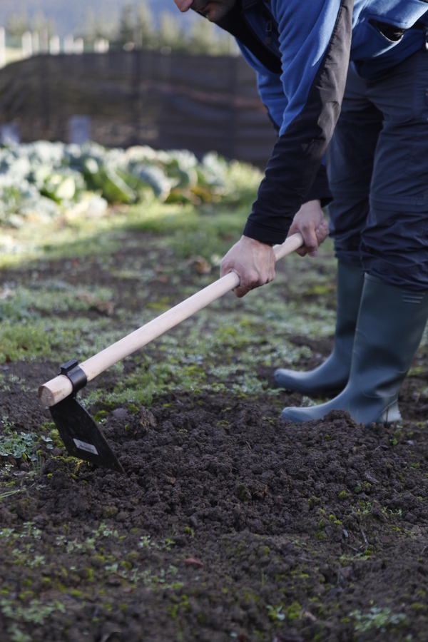 Azada 800grs con mango 8508-800M