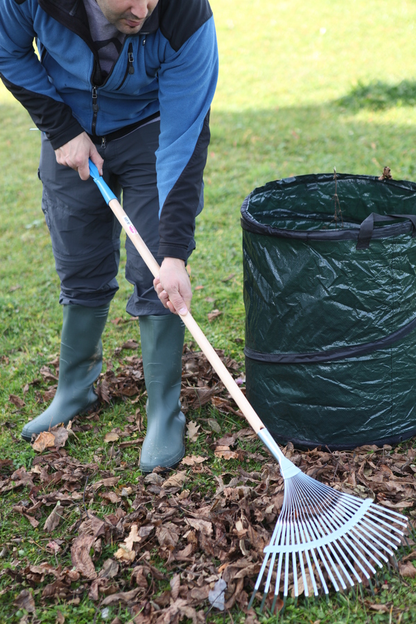 Escoba regulable  de 22 púas con sujección cónica sin mango BI8036