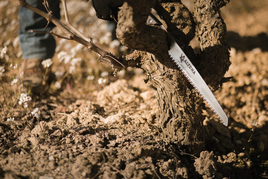 Serrucho de poda recto 300mm dentado japonés con funda 29608