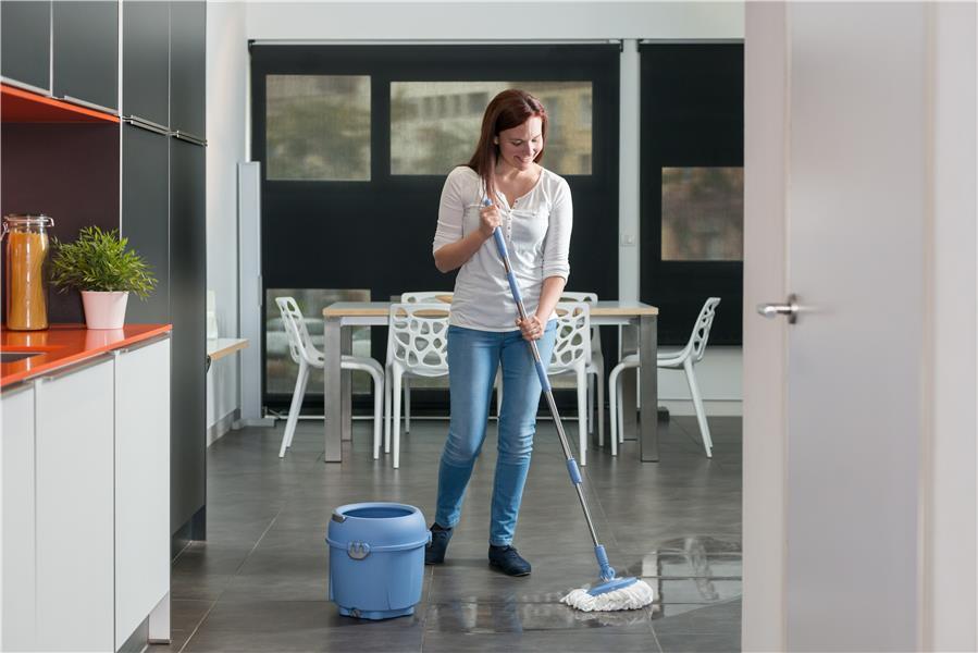 Set de cubo con escurridor más fregona giratoria 360° y mocho de microfibra Tatay Twister Compact