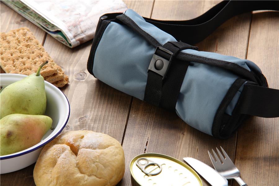 Bolsa térmica porta alimentos extensible de capacidad regulable Urban Food Roll&Go color azul de Tatay